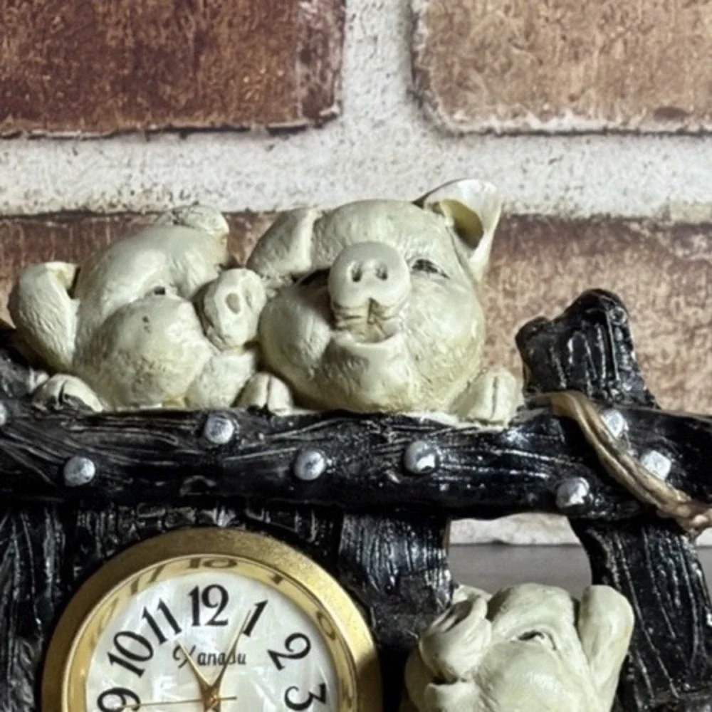 VTG Changfa Quartz Pig Desk Clock Rustic Farm Country Resin Working